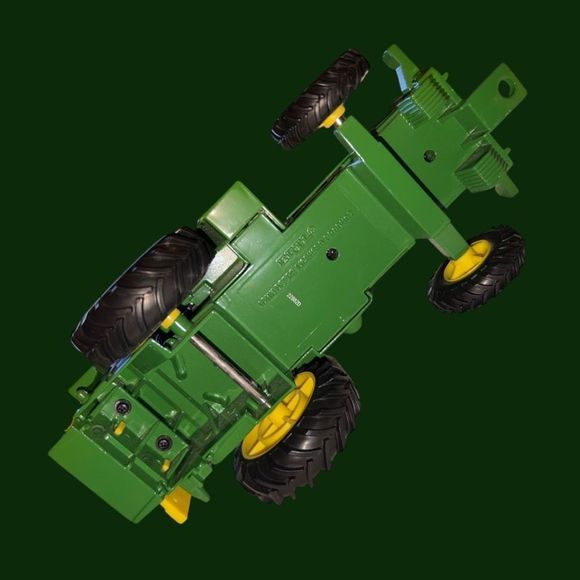 1993 ERTL John Deere 820 Diesel Tractor, Self Propelled Forage Harvester DieCast - Picture 4 of 8